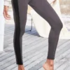 Bench. Leggings mit seitlichem Einsatz aus Lederimitation 1 Bench. Leggings mit seitlichem Einsatz aus Lederimitation -Günstiges Bench Geschäft 739c39e0 3dd2 5f33 88fe f20901705e03