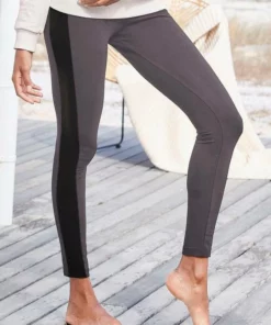 Bench. Leggings mit seitlichem Einsatz aus Lederimitation