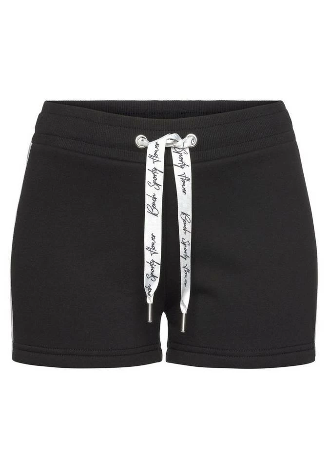 Bench. Relaxshorts mit Kontraststreifen und bedrucktem Bindeband Rauchrosa, Weiß, Schwarz 4 Bench. Relaxshorts mit Kontraststreifen und bedrucktem Bindeband Rauchrosa, Weiß, Schwarz – Bild 2