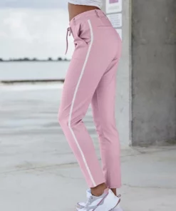 Bench. Jogger Pants mit sportlichen Seitenstreifen Schwarz, Mint, Altrosa -Günstiges Bench Geschäft 74556d57 d153 50fb bb63 fd283caeae60