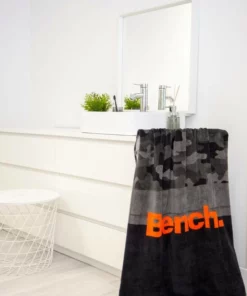 Bench. Strandtuch »Bench« (1-St), mit dekorativem "Bench" Schriftzug -Günstiges Bench Geschäft 79e079cb db18 5aec b64f f8d6fa4ab982