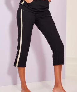 Bench. Relax-Caprihose mit Glitzerstreifen Beige-melange, Schwarz, Rosé 25 Bench. Relax-Caprihose mit Glitzerstreifen Beige-melange, Schwarz, Rosé -Günstiges Bench Geschäft 7bda0f79 6ea0 5118 b977 382decc3e3b4