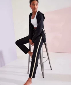 Bench. Relaxhose mit Glitzer Seitenstreifen Rosé, Beige-melange, Schwarz 21 Bench. Relaxhose mit Glitzer Seitenstreifen Rosé, Beige-melange, Schwarz -Günstiges Bench Geschäft 7d440350 f996 5051 913c 834b6cd971f9