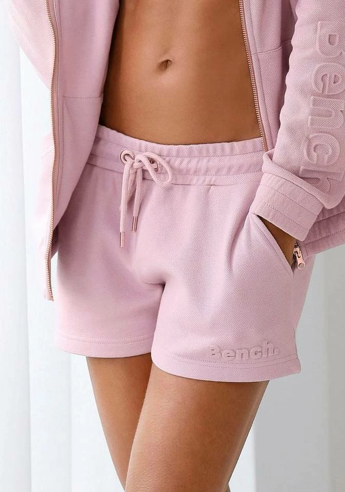 Bench. Sweatshorts aus Piqué mit 3D-Logoschriftzug Ecru, Black, Old rose 10 Bench. Sweatshorts aus Piqué mit 3D-Logoschriftzug Ecru, Black, Old rose – Bild 8