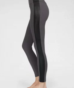 Bench. Leggings mit seitlichem Einsatz aus Lederimitation -Günstiges Bench Geschäft 864180bd dfcf 5290 914f 66c84add8c12