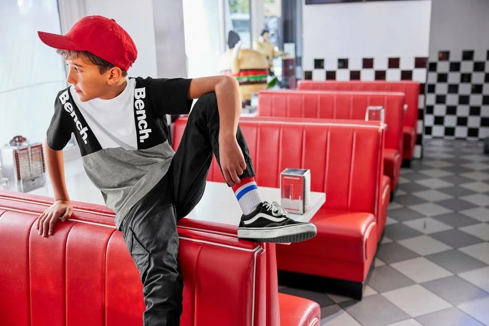 Bench. T-Shirt »mit farbigen Einsätzen« 8 Bench. T-Shirt »mit farbigen Einsätzen« – Bild 6