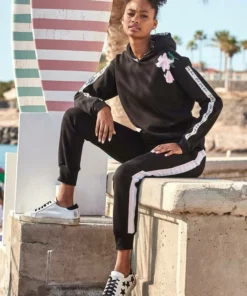 Bench. Relaxhose mit bedruckten Bändern und seitlichen Streifen Rauchrosa, White, Schwarz 20 Bench. Relaxhose mit bedruckten Bändern und seitlichen Streifen Rauchrosa, White, Schwarz -Günstiges Bench Geschäft 911bd587 7d57 53ac a5c2 435f64246ddd