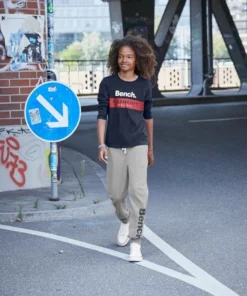 Bench. Sweathose mit großem Logo-Druck und Nahttaschen -Günstiges Bench Geschäft a1ad1a46 6f1e 5823 84ef 5cfe67f2fb37