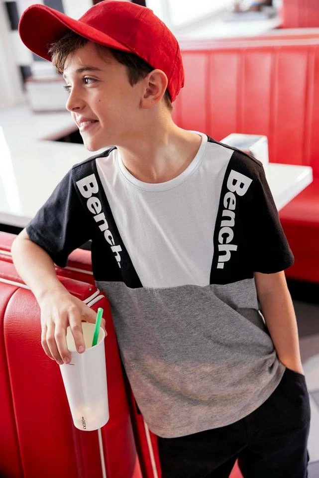 Bench. T-Shirt »mit farbigen Einsätzen« 7 Bench. T-Shirt »mit farbigen Einsätzen« – Bild 5