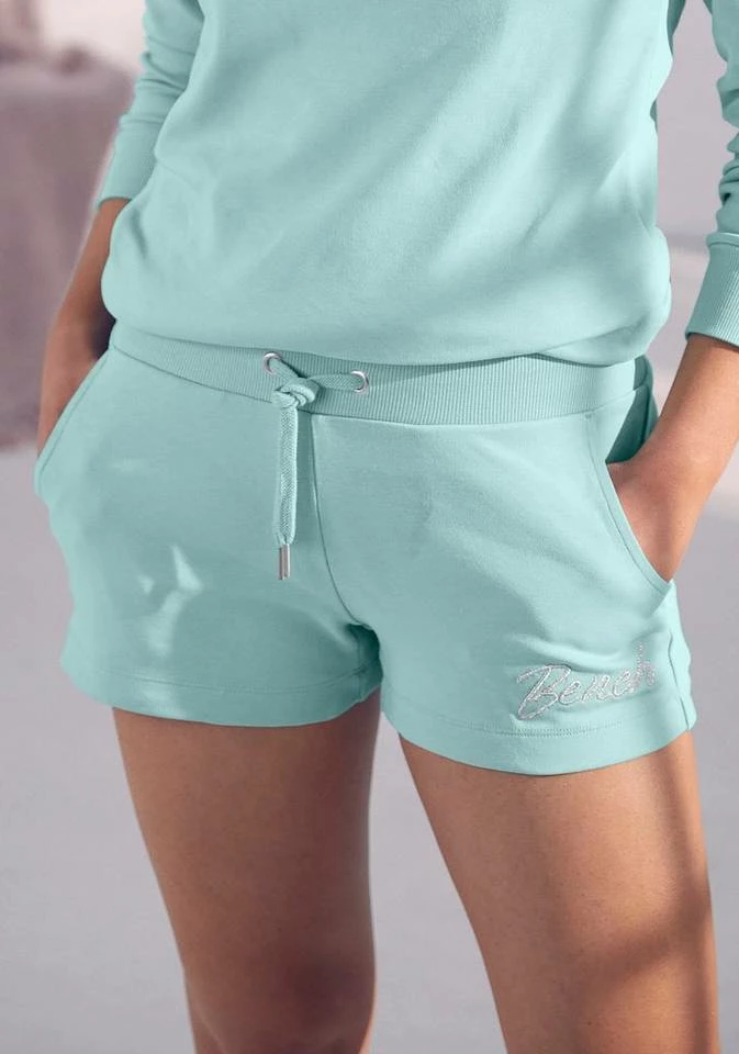 Bench. Sweatshorts mit glänzender Logostickerei Marine, Mint, Beere 10 Bench. Sweatshorts mit glänzender Logostickerei Marine, Mint, Beere – Bild 8