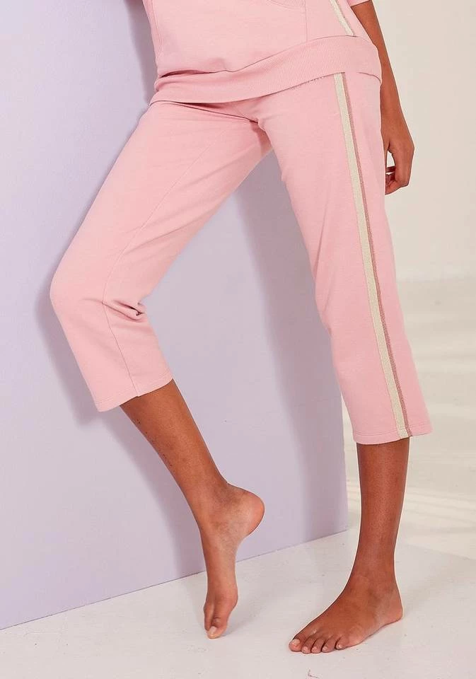 Bench. Relax-Caprihose mit Glitzerstreifen Beige-melange, Schwarz, Rosé 3 Bench. Relax-Caprihose mit Glitzerstreifen Beige-melange, Schwarz, Rosé