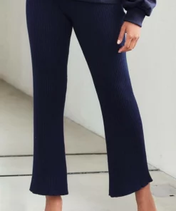 Bench. Loungepants mit leicht ausgestelltem Bein Taupe-hellbeige, Navy, Altrosa-rosa 16 Bench. Loungepants mit leicht ausgestelltem Bein Taupe-hellbeige, Navy, Altrosa-rosa -Günstiges Bench Geschäft a9b76a7d 324f 5421 9fc2 0df592f470e1