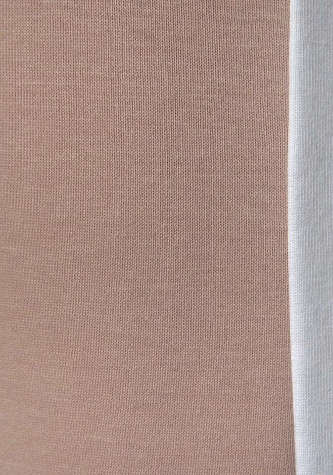 Bench. Sweathose mit Seitenstreifen und schmalem Bein Nude-weiß, Schwarz-weiß, Stone-weiß 6 Bench. Sweathose mit Seitenstreifen und schmalem Bein Nude-weiß, Schwarz-weiß, Stone-weiß – Bild 4