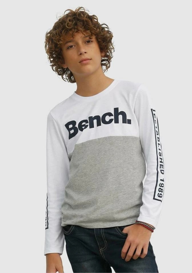 Bench. Langarmshirt mehrfarbig und mit Drucken 3 Bench. Langarmshirt mehrfarbig und mit Drucken