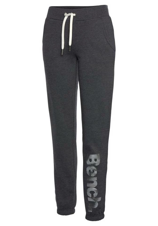 Bench. Sweatpants mit Logodruck in Metalloptik 8 Bench. Sweatpants mit Logodruck in Metalloptik – Bild 6