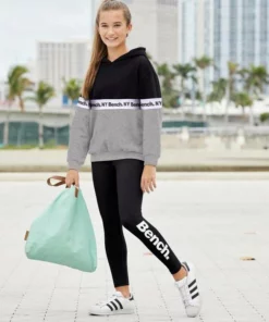 Bench. Kapuzensweatshirt mit fortlaufendem Logodruck 11 Bench. Kapuzensweatshirt mit fortlaufendem Logodruck -Günstiges Bench Geschäft cb74b434 0413 5b82 ab26 f878f2081da7