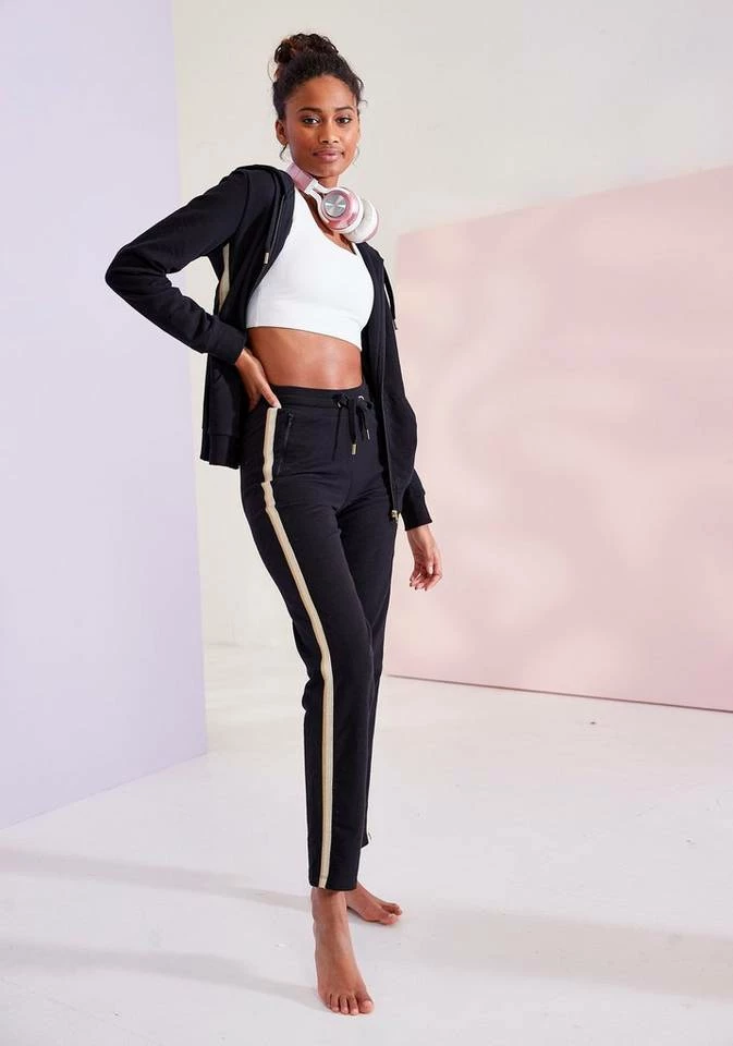 Bench. Relaxhose mit Glitzer Seitenstreifen Rosé, Beige-melange, Schwarz 9 Bench. Relaxhose mit Glitzer Seitenstreifen Rosé, Beige-melange, Schwarz – Bild 7