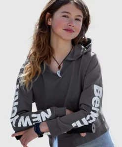 Bench. Kapuzensweatshirt mit reflektierenden Prints auf dem Ärmeln