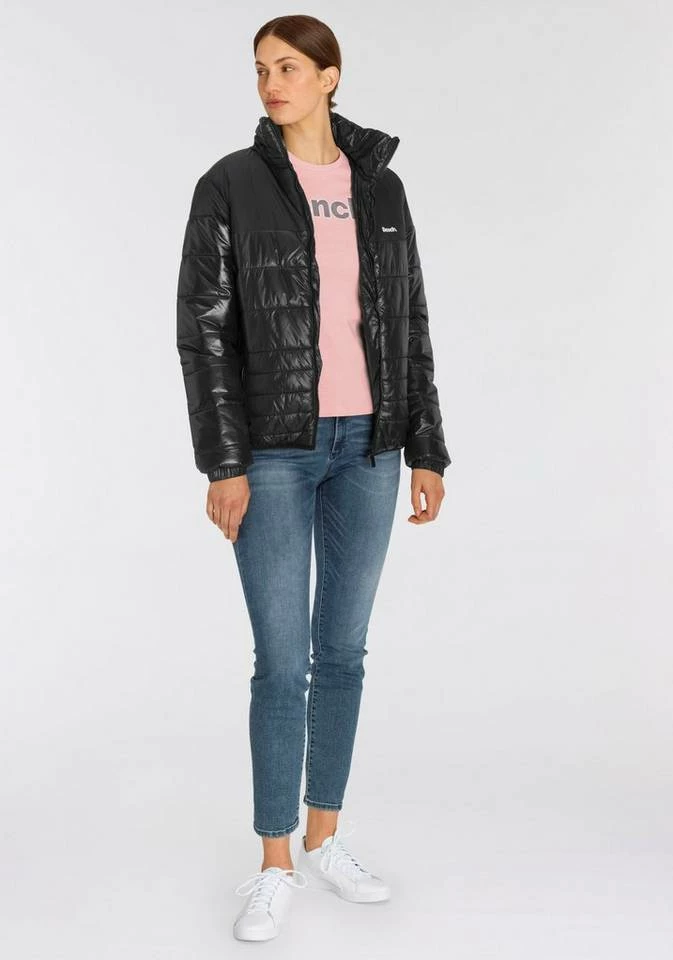 Bench. Steppjacke mit integrierter Kapuze im Kragen 6 Bench. Steppjacke mit integrierter Kapuze im Kragen – Bild 4