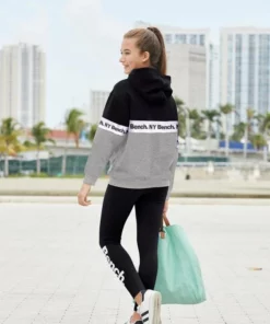 Bench. Kapuzensweatshirt mit fortlaufendem Logodruck 15 Bench. Kapuzensweatshirt mit fortlaufendem Logodruck -Günstiges Bench Geschäft d9bae80d bf70 5c6b a215 a5142550ed8a