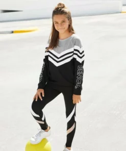 Bench. Sweatshirt in weiter modischer Form -Günstiges Bench Geschäft db8dbc1a 7d2e 5448 99fc 72adf65af24a