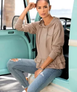 Bench. Kapuzensweatshirt mit Rüschensaum -Günstiges Bench Geschäft e09d717f e437 5f97 825c 5b24ca98a3c2