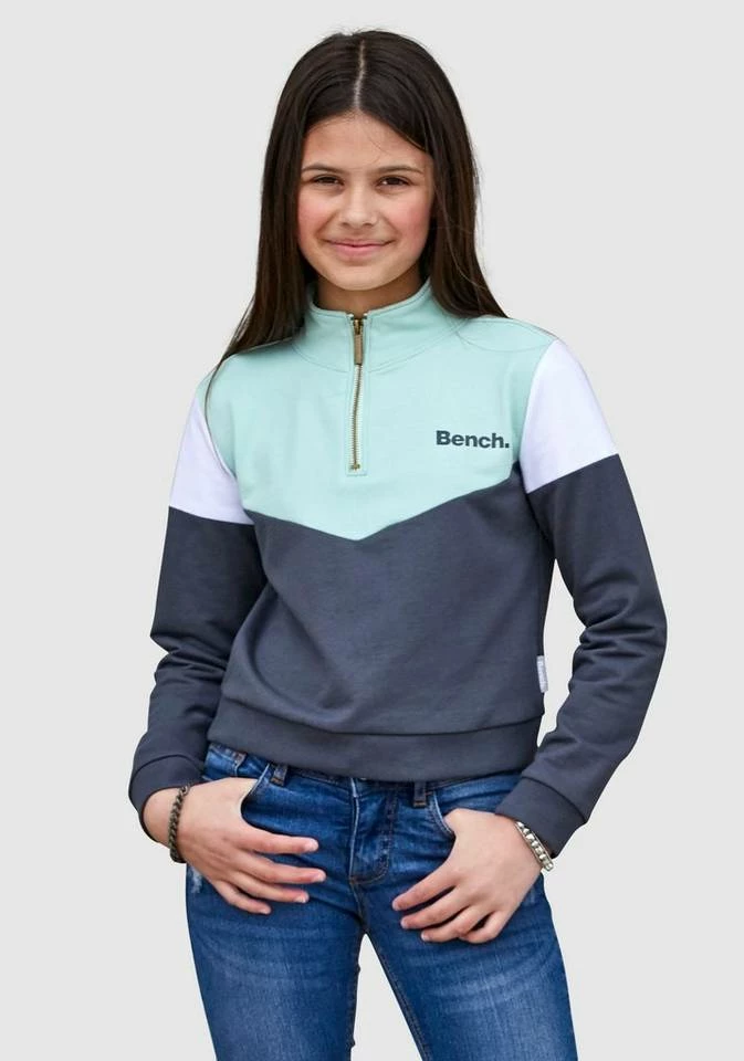 Bench. Sweatshirt mit modischen Einsätzen 3 Bench. Sweatshirt mit modischen Einsätzen