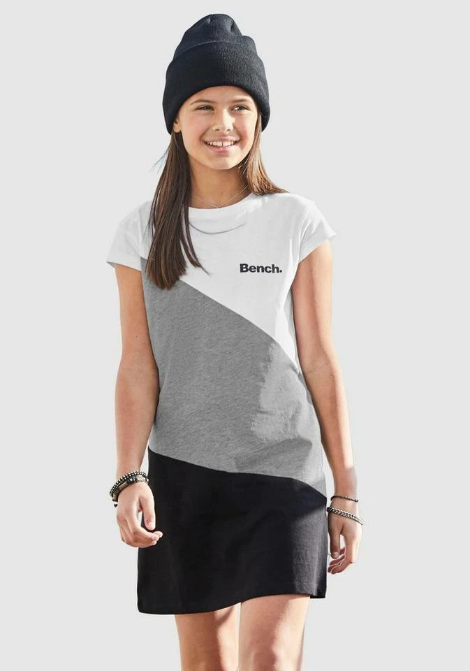 Bench. Jerseykleid mit kontrastfarbenen Einsätzen 3 Bench. Jerseykleid mit kontrastfarbenen Einsätzen