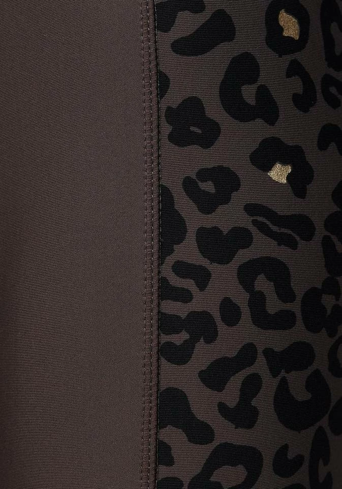 Bench. Caprileggings mit Leodruck und Mesh-Einsatz Black, White-leo 13 Bench. Caprileggings mit Leodruck und Mesh-Einsatz Black, White-leo – Bild 11