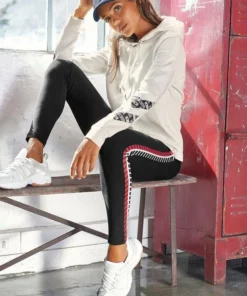 Bench. Leggings mit seitlichem Streifen 13 Bench. Leggings mit seitlichem Streifen -Günstiges Bench Geschäft f4af8dec fe9f 5b42 bcf6 4d7a92af5527