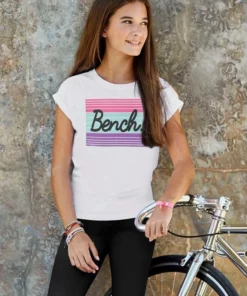 Bench. T-Shirt mit großem Logodruck -Günstiges Bench Geschäft f51e0574 d64a 5c3b 9a5a 566c503b3629