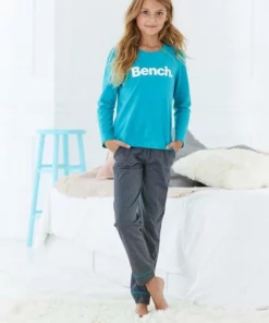 Bench. Pyjama mit Logodruck